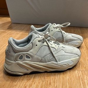 Yeezy 700 “salt” Gray (V1)